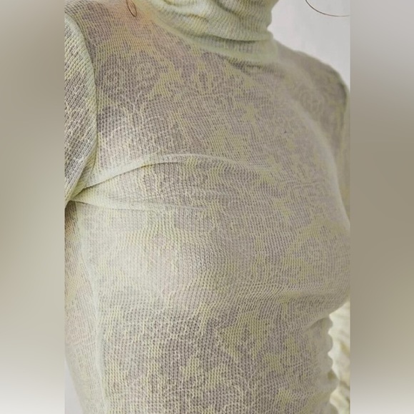Free People You & I Turtleneck Top NWOT - Picture 2 of 11